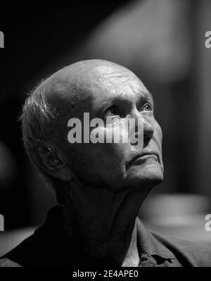 'L'astronaute Apollo Michael Collinsæsigns son livre ''40e édition anniversaire de porter le feu : les voyages d'un astronaute.'' au Air & Space Museum n Washington, DC, USA le 19 juillet 2009. Photo de Olivier Douliery/ABACAPRESS.COM (en photo : Michael Collins ) ' Banque D'Images