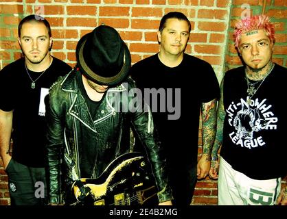 EXCLUSIF. Matt Freeman, Lars Frederiksen, Branden Steineckert, Tim Armstrong de Rancid pose pour notre photographe à Los Angeles, CA, Etats-Unis, le 15 mai 2009. Photo de Tiger/ABACAPRESS.COM Banque D'Images