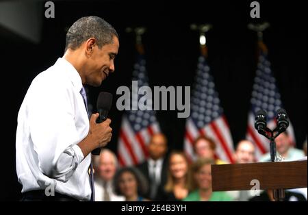 LE président AMÉRICAIN Barack Obama s'exprime lors d'une réunion sur les soins de santé au siège du Comité national démocratique à Washington, DC, Etats-Unis, le 20 août 2009. Obama a répondu aux questions des gens sur son plan de réforme des soins de santé. Photo par Alex Wong/ABACAPRESS.COM Banque D'Images