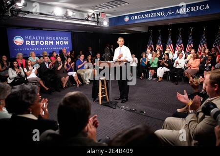 LE président AMÉRICAIN Barack Obama s'exprime lors d'une réunion sur les soins de santé au siège du Comité national démocratique à Washington, DC, Etats-Unis, le 20 août 2009. Obama a répondu aux questions des gens sur son plan de réforme des soins de santé. Photo par Alex Wong/ABACAPRESS.COM Banque D'Images