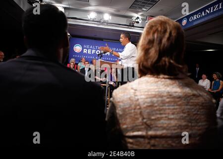 LE président AMÉRICAIN Barack Obama s'exprime lors d'une réunion sur les soins de santé au siège du Comité national démocratique à Washington, DC, Etats-Unis, le 20 août 2009. Obama a répondu aux questions des gens sur son plan de réforme des soins de santé. Photo par Alex Wong/ABACAPRESS.COM Banque D'Images