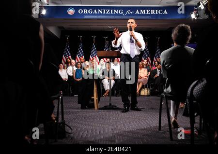 LE président AMÉRICAIN Barack Obama s'exprime lors d'une réunion sur les soins de santé au siège du Comité national démocratique à Washington, DC, Etats-Unis, le 20 août 2009. Obama a répondu aux questions des gens sur son plan de réforme des soins de santé. Photo par Alex Wong/ABACAPRESS.COM Banque D'Images