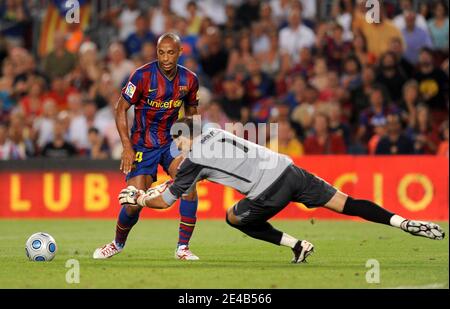 Thierry Henry de Barcelone lors du match de football final de la Super Cup espagnole, FC Barcelone vs Athletic Bilbao au stade Nou Camp de Barcelone, Espagne, le 23 août 2009. Barcelone a gagné 3-0. Photo de Steeve McMay/ABACAPRESS.COM Banque D'Images