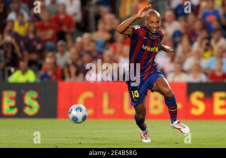 Thierry Henry de Barcelone lors du match de football final de la Super Cup espagnole, FC Barcelone vs Athletic Bilbao au stade Nou Camp de Barcelone, Espagne, le 23 août 2009. Barcelone a gagné 3-0. Photo de Steeve McMay/ABACAPRESS.COM Banque D'Images