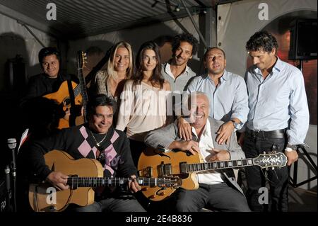 Patrick Timsit, Tomer Sisley, Pascal Elbe, Sophie Fauer et Pauline Delpech lors de la soirée d'ouverture de la tête au Bois (anciennement la tête a Neuneu) Paris, France, le 28 aout 2009. C'est egalement a soiree for the promotion of the Association RISEP (recherche internationale pour la SclÀrose en plaque) prÀside par Dominique Farrugia, lui meme attestation par cette maladie. Photo de Giancarlo Gorassini/ABACAPRESS.COM Banque D'Images