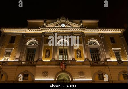 Lugano, Tessin, Suisse - 14 janvier 2021 : vue de face du bel hôtel de ville de la ville de Lugano en Suisse Banque D'Images