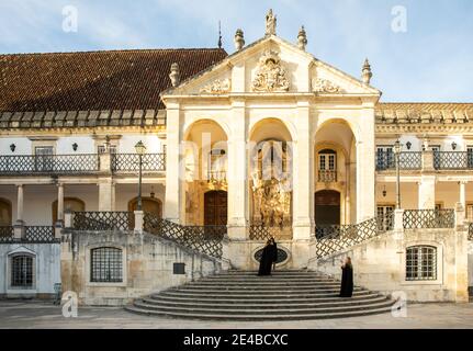 Coimbra, Portugal - octobre 16 2020 : détails de l'architecture de la ville de Coimbra et de l'Université de Coimbra (déménagé en permanence dans sa ville actuelle en 1537) Banque D'Images