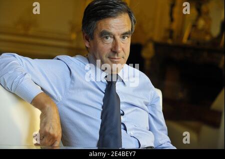 Exclusif. Le Premier ministre français François Fillon photographié dans son bureau à l'Hôtel Matignon à Paris, en France, le 31 août 2009. Photo par Elodie Gregoire/ABACAPRESS.COM Banque D'Images