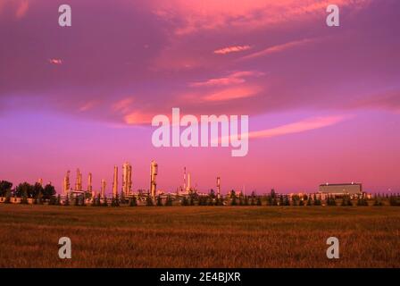 Usine de gaz à Sunrise, Inter Pipeline Fund Gas Plant, Cochrane (Alberta), Canada Banque D'Images