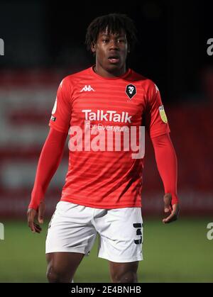 Brandon Thomas-Asante de Salford City pendant le match de la Sky Bet League Two au Peninsula Stadium, à Salford. Date de la photo: Vendredi 22 janvier 2021. Banque D'Images