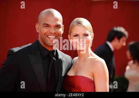 Amaury Nolasco et Jennifer Morrison arrivent au 61ème prix annuel Primetime Emmy, qui s'est tenu au Nokia Theatre de Los Angeles, CA, Etats-Unis, le 20 septembre 2009. Photo de Lionel Hahn/ABACAPRESS.COM (photo : Jennifer Morrison, Amaury Nolasco) Banque D'Images