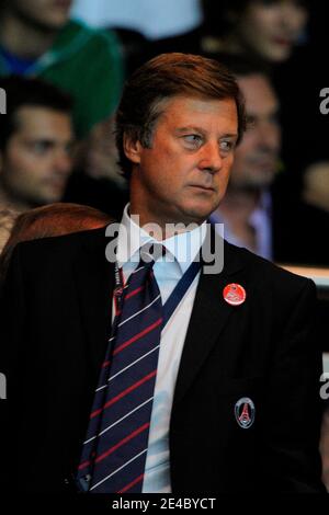 Sébastien Bazin Président du PSG lors du match de football de la première Ligue française, Paris Saint-Germain contre l'Olympique Lyonnais au stade du Parc des Princes à Paris, France, le 20 septembre 2009. La correspondance s'est terminée par un tirage de 1-1. Photo de Henri Szwarc/ABACAPRESS.COM Banque D'Images