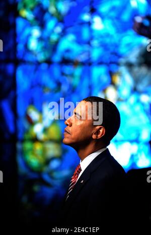 Le président des États-Unis Barack Obama assiste à une cérémonie de dépôt de couronnes pour les membres du personnel des Nations Unies tombés au siège de l'ONU le 23 septembre 2009 à New York. Photo de Olivier Douliery /ABACAPRESS.COM (en photo : Barack Obama ) Banque D'Images