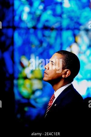 Le président des États-Unis Barack Obama assiste à une cérémonie de dépôt de couronnes pour les membres du personnel des Nations Unies tombés au siège de l'ONU le 23 septembre 2009 à New York. Photo de Olivier Douliery /ABACAPRESS.COM (en photo : Barack Obama ) Banque D'Images