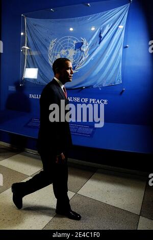 Le président des États-Unis Barack Obama assiste à une cérémonie de dépôt de couronnes pour les membres du personnel des Nations Unies tombés au siège de l'ONU le 23 septembre 2009 à New York. Photo de Olivier Douliery /ABACAPRESS.COM (en photo : Barack Obama ) Banque D'Images