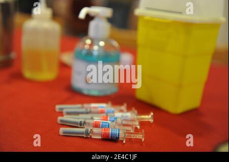 Vue d'ensemble des vaccins contre la grippe lors de ses visites dans une maison de personnes âgées à Rosny-sous-Bois, près de Paris, France, le 24 septembre 2009. Photo de Nicolas Gouhier/ABACAPRESS.COM Banque D'Images