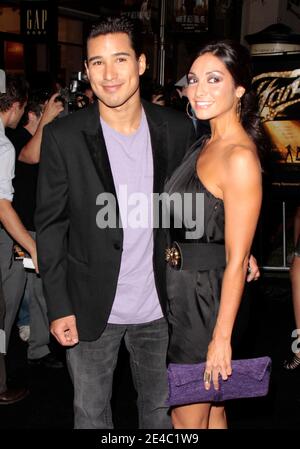 'Mario Lopez arrive pour la première de ''la renommée' de Los Angeles qui a eu lieu au Pacific Theaters au Grove à Los Angeles, Californie, Etats-Unis, le 23 septembre 2009. Photo de Tony DiMaio/ABACAPRESS.COM (en photo : Mario Lopez)' Banque D'Images