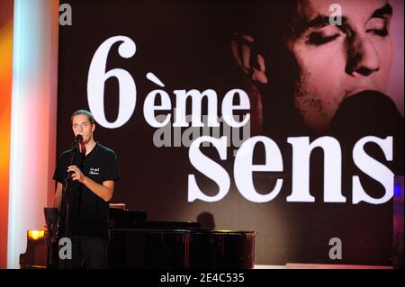 Fabien Marsaud aka Grand corps Malade lors de l'enregistrement de l'émission Dimanche a Paris, France, le 23 septembre 2009. Photo Max Colin/ABACAPRESS.COM Banque D'Images