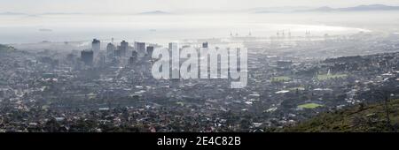 Vue surélevée d'un paysage urbain depuis signal Hill, le Cap, l'ouest de la province du Cap, Afrique du Sud Banque D'Images