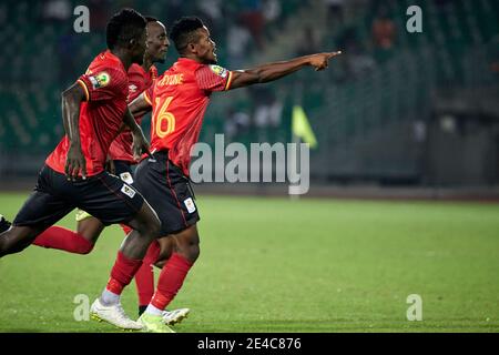 Douala, Cameroun. 22 janvier 2021. Saidi Kyeyune (16, Ouganda) célèbre en suivant son égaliseur. Ouganda contre Togo, Groupe C, Tournoi du Championnat des nations africaines de la CAF (CHAN) 2021. Stade de la Réunification, Bepanda. L'Ouganda et le Togo se sont réunis dans la deuxième série de jeux du Groupe C. Credit: XtraTimeSports (Darren McKinstry) / Alamy. Banque D'Images