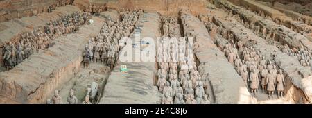 Guerriers et chevaux en terre cuite, Xi'an, province de Shaanxi, Chine Banque D'Images