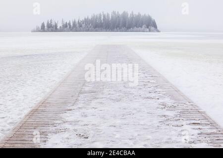 Lac Astotin, parc national Elk Island en hiver Banque D'Images