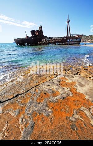 Le Dimitrios était un coaster qui s'est échoué le 23 décembre 1981 sur la plage de Valtaki (municipalité d'Evrotas). Banque D'Images