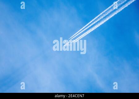 Avion passager, Airbus A380 dans le ciel. Banque D'Images