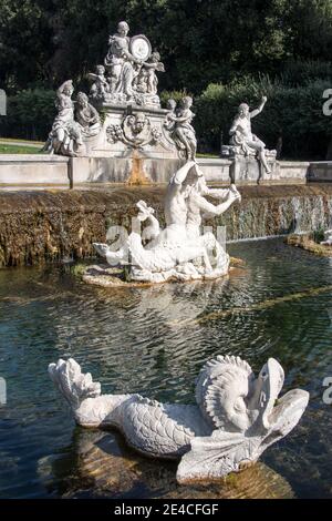 Parc et eau, Palais Royal de Caserta Banque D'Images