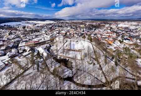 Allemagne, Thuringe, Gehren, parc du château, ruines du château, église, neige, vue d'ensemble, photo aérienne Banque D'Images