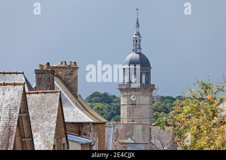 Le clocher de Lamballe dans le département des Côtes d'Armor, Bretagne, France. Banque D'Images
