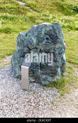 Serpentinite de Brennkogel, exposition de pierres et drapeaux à la Haus Alpine Naturschau, Grossglockner High Alpine Road, parc national Hohe Tauern, Salzburger Land, Salzbourg, Autriche Banque D'Images