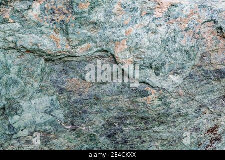 Serpentinite de Brennkogel, exposition de pierres et drapeaux à la Haus Alpine Naturschau, Grossglockner High Alpine Road, parc national Hohe Tauern, Salzburger Land, Salzbourg, Autriche Banque D'Images