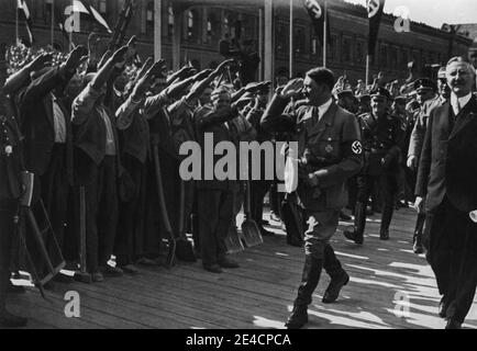 Hitler à la cérémonie de pose de la pierre de fondation pour le New Reichsbank mai 1934 Banque D'Images