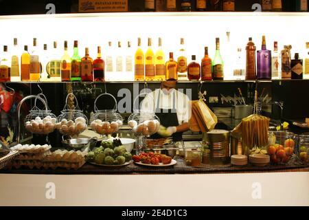 Cuisinier dans un restaurant Banque D'Images