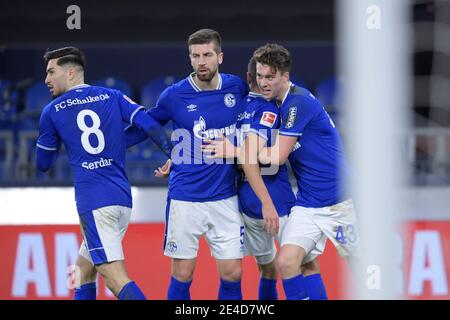 Jubilation Schalke après le but à 1: 1 par Matthew HOPPE (GE) à droite, avec Suat SERDAR (GE) et Matija NASTASIC (GE) et amine HARIT (GE), jubilation, jubeln, joie, applaudissements, football 1. Bundesliga, 17 jour de match, FC Schalke 04 (GE) - FC Cologne (K), le 20 janvier 2021 à Gelsenkirchen/Allemagne. Photo: Anke Waelischmiller/SVEN SIMON/Pool € | utilisation dans le monde entier Banque D'Images
