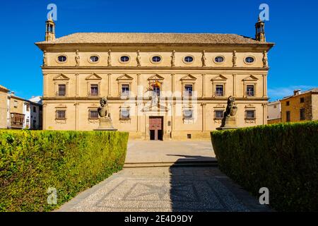 Hôtel de ville, Palacio de las Cadenas par l'architecte Andres de Vandelvira sur la plaza Vazquez de Molina. Ubeda, province de Jaén. Andalousie méridionale. Espagne Europe Banque D'Images