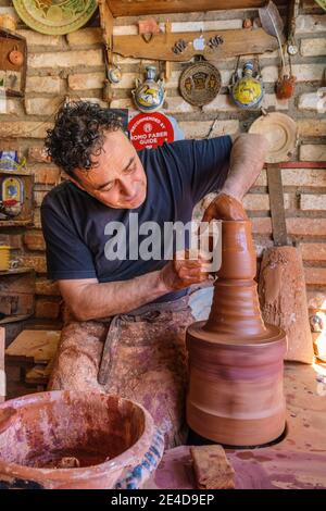 Poterie Tito. Juan Pablo Tito fabrication de céramiques artisanales, Ubeda, site classé au patrimoine mondial de l'UNESCO. Province de Jaen, Andalousie, sud de l'Espagne Europe Banque D'Images