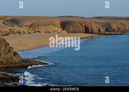 La belle Playa Mujeres, une des plages de Papagayo dans le sud-ouest de Lanzarote, Espagne. Banque D'Images