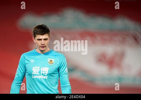 Nick Pope, gardien de but de Burnley, lors du match de la Premier League à Anfield, Liverpool. Date de la photo: Jeudi 21 janvier 2021. Banque D'Images