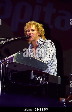 David Bryan de bon Jovi sur scène au « Chris Tarrant Capital Request concert » qui s'est tenu au Wembley Arena à Londres, au Royaume-Uni. 7 septembre 2002 Banque D'Images