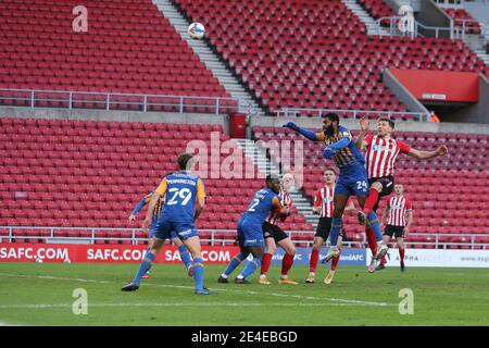 SUNDERLAND, ANGLETERRE. LE 23 JANVIER Charlie Wyke de Sunderland dirige son premier but lors du match Sky Bet League 1 entre Sunderland et Shrewsbury Town au stade de Light, Sunderland, le samedi 23 janvier 2021. (Credit: Mark Fletcher | MI News) Credit: MI News & Sport /Alay Live News Banque D'Images