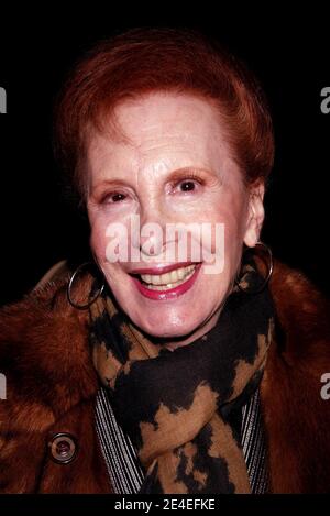 NEW YORK, NY- NOV 17: Barbara Carroll participe à la fête d'ouverture de la plus ancienne Confederate Widow vivante raconte tout ce qui a eu lieu au Club de dîner, le 17 novembre 2003, à New York. Crédit : Joseph Marzullo/MediaPunch Banque D'Images