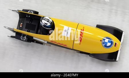 23 janvier 2021, Bavière, Schönau am Königssee: Bobsleigh: Coupe du monde, Monobob, femmes. Stephanie Schneider, pilote de bobsleigh allemand, est en compétition sur la piste artificielle de Königssee. Photo: Tobias Hase/dpa Banque D'Images