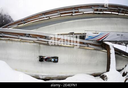 23 janvier 2021, Bavière, Schönau am Königssee: Bobsleigh: Coupe du monde, Monobob, femmes. Kaillie Humphries, pilote de bobsleigh originaire des États-Unis, se lance sur la piste artificielle de Königssee. Photo: Tobias Hase/dpa Banque D'Images