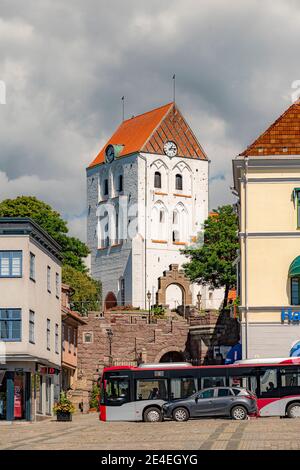RONNEBY, SUÈDE - 01 AOÛT 2020 : l'Église de la Sainte-Croix est le plus grand bâtiment médiéval de Blekinge Banque D'Images