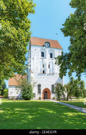 RONNEBY, SUÈDE - 01 AOÛT 2020 : l'Église de la Sainte-Croix est le plus grand bâtiment médiéval de Blekinge Banque D'Images
