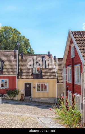RONNEBY, SUÈDE - 01 AOÛT 2020 : une des rues colorées de la ville. Banque D'Images