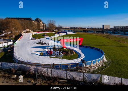 Préparation de la prochaine coupe du monde de ski de fond FIS sur les rives de l'Elbe. La course aura lieu à la 19e/20e de Decembe Banque D'Images