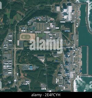 Cette image satellite d'une résolution d'un demi-mètre de la centrale nucléaire de Fukushima Daiichi a été prise avant qu'un tremblement de terre de magnitude 9.0 ne frappe la péninsule d'Oshika le 11 mars 2011. L'image a été prise par le satellite GeoEye-1 le 15 novembre 2009 de 423 milles dans l'espace alors qu'il s'est déplacé du nord au sud sur le Japon à une vitesse de quatre milles par seconde. Photo par GeoEye via ABACAPRESS.COM Banque D'Images